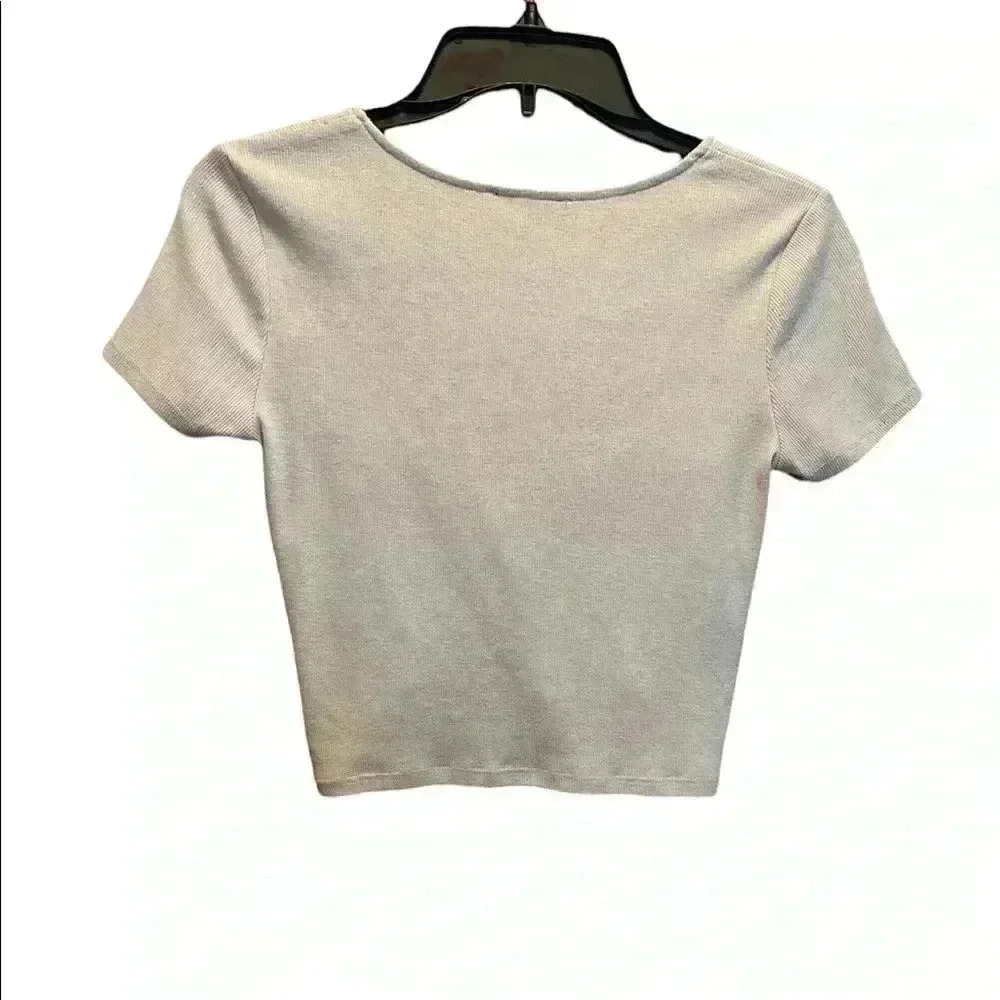 Forever 21 crop top with twist detail at waist - Picture 3 of 6